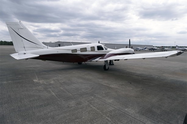 Piper PA-34-220T Seneca V 2003 - 14