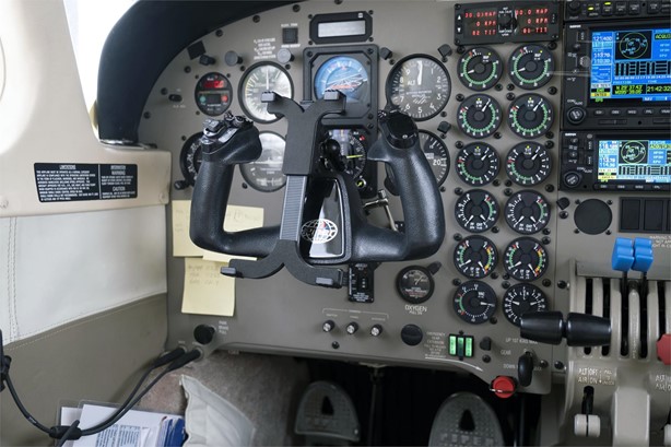Piper PA-34-220T Seneca V 2003 - 21