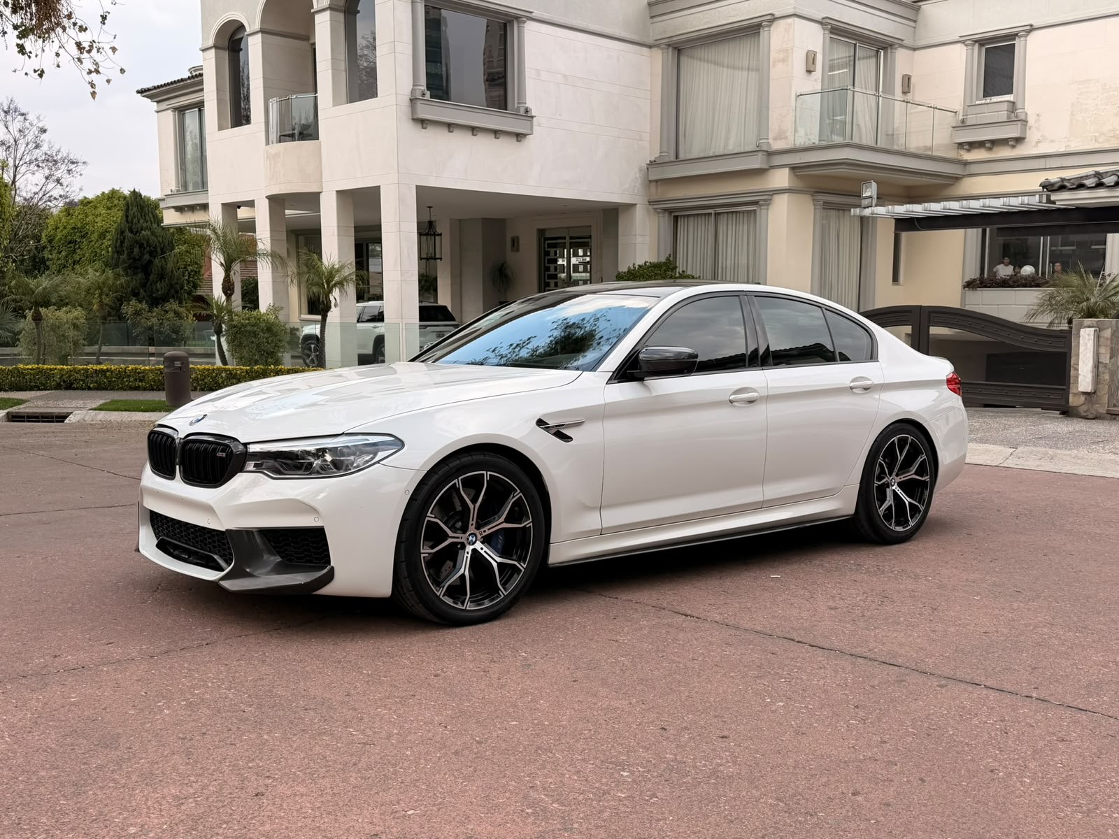 BMW M5 2019 - 6