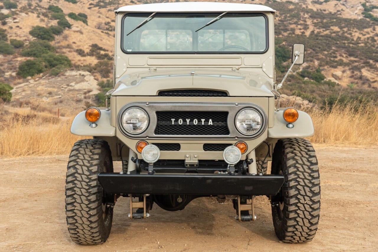 Toyota Land Cruiser FJ45 1964 - 7