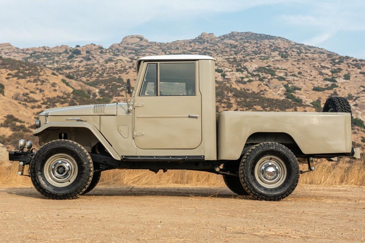 Toyota Land Cruiser FJ45 1964 - 12