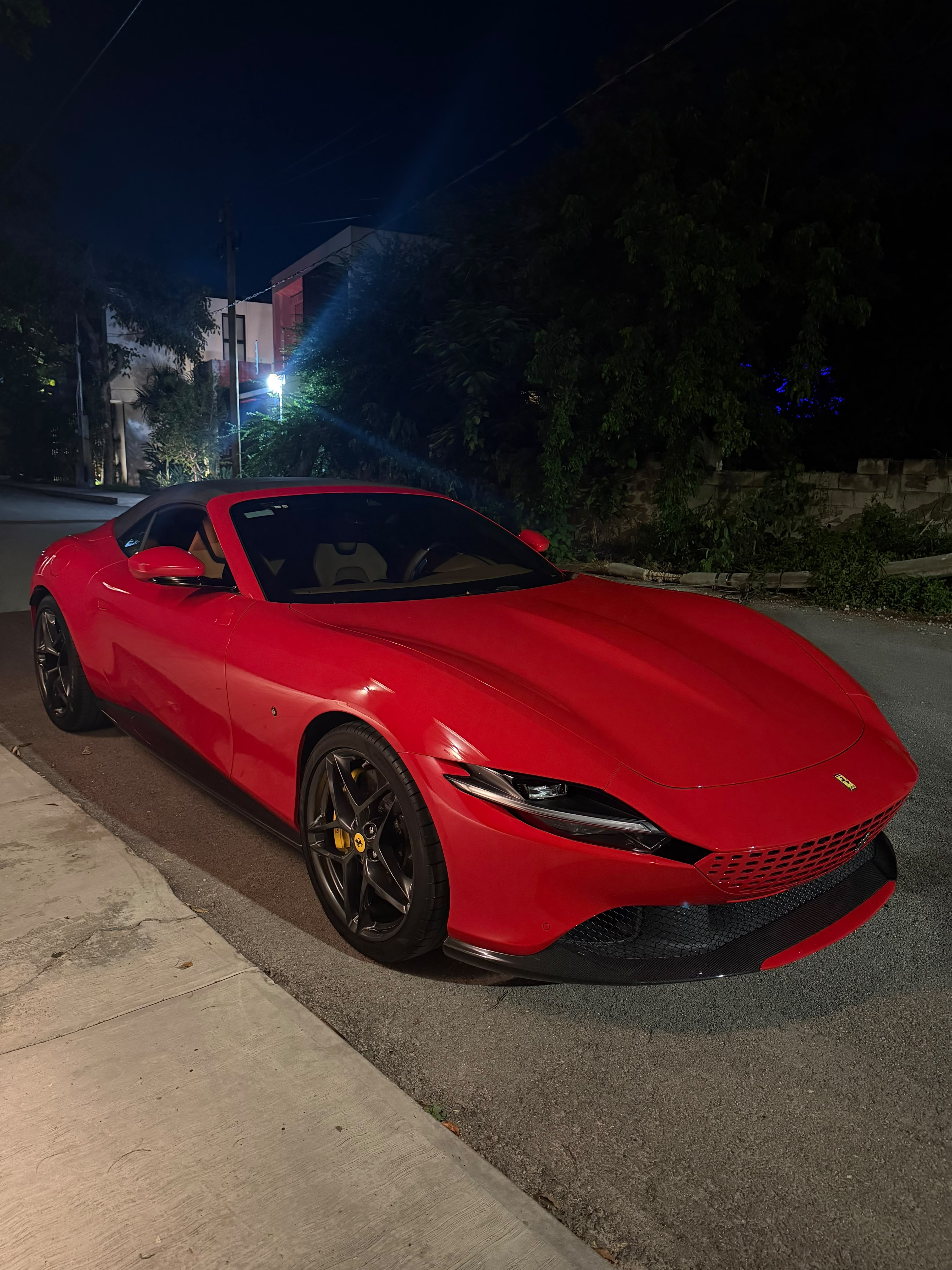 Ferrari Roma Spider 2025