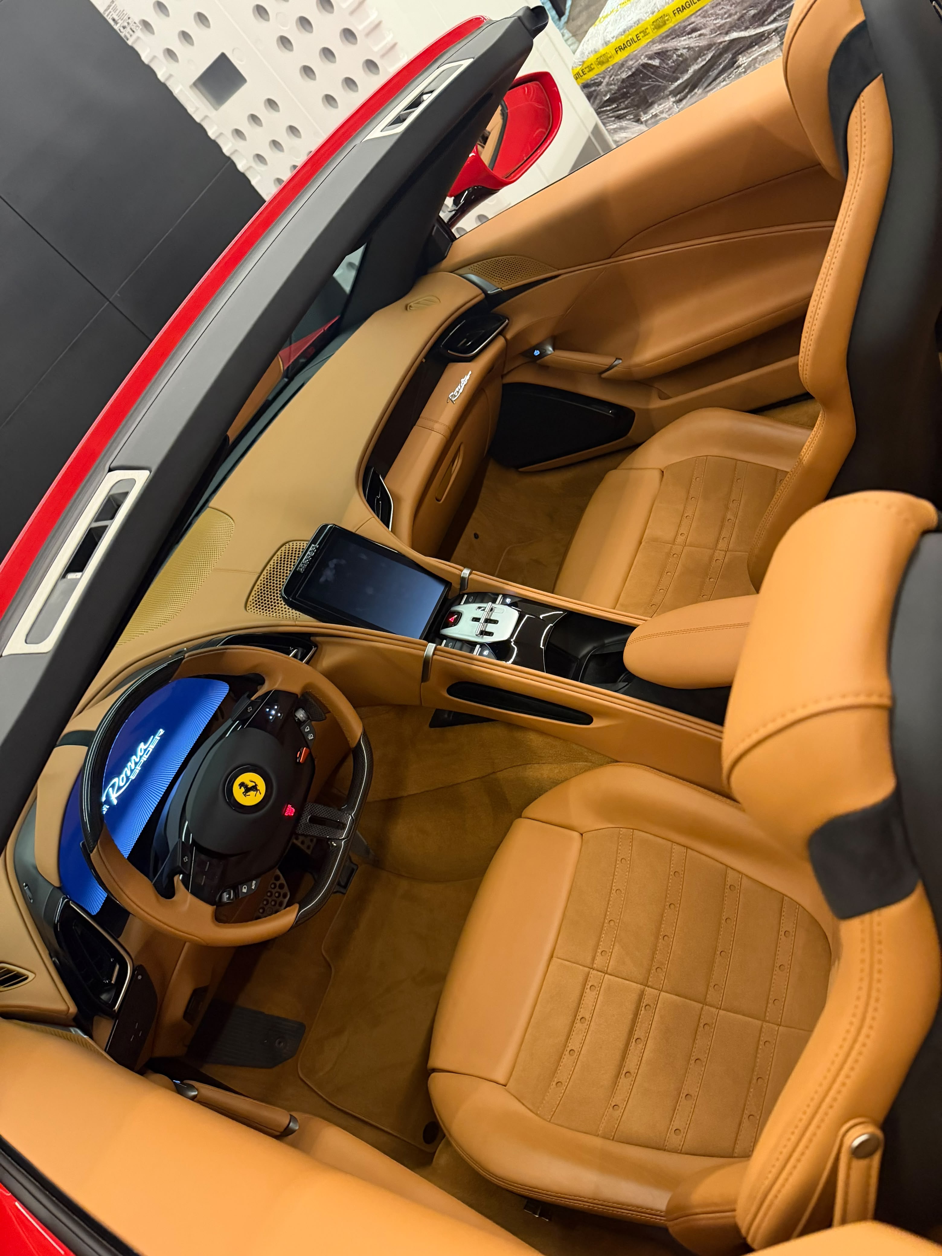 Ferrari Roma Spider 2025 - 17