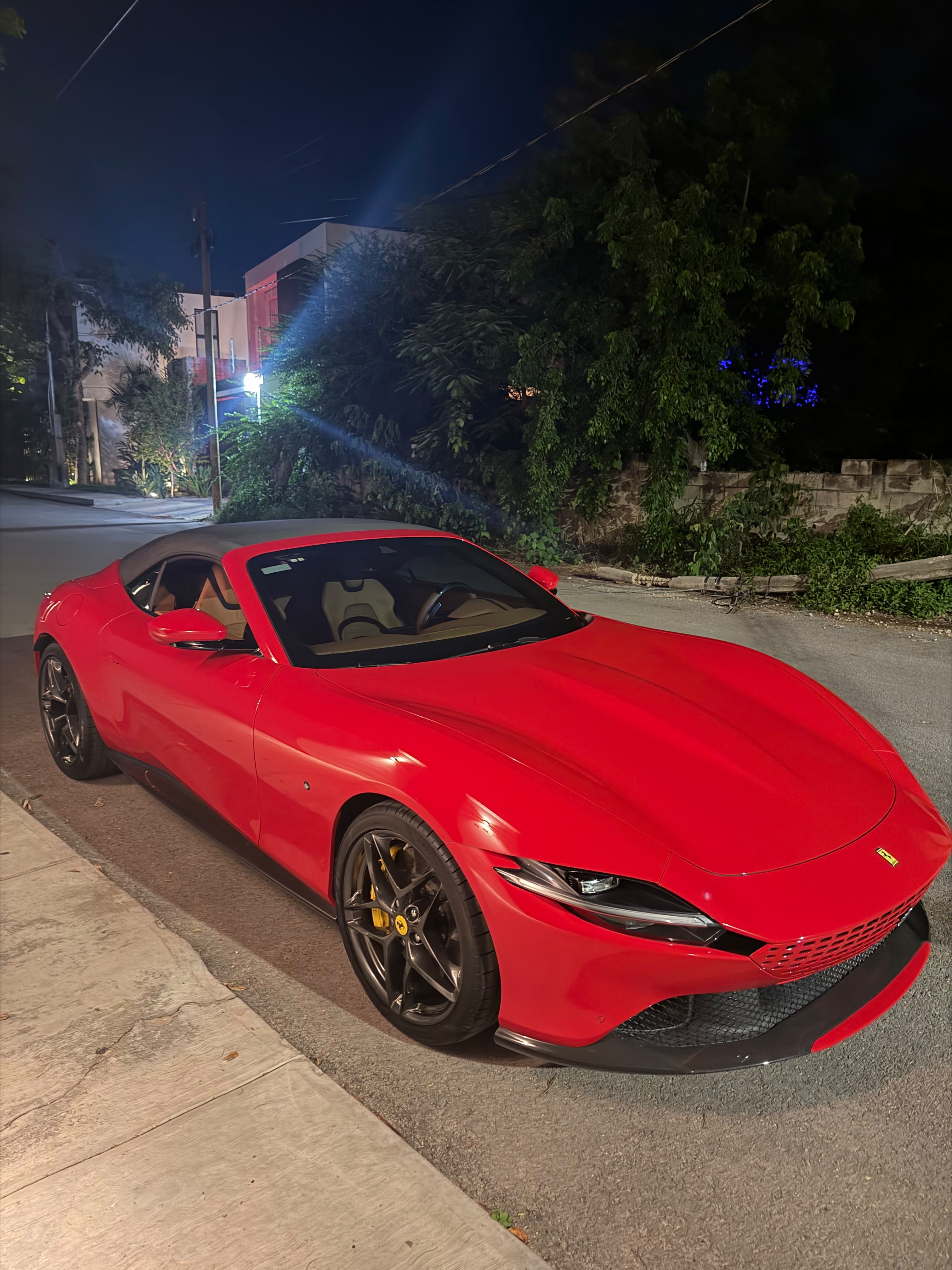 Ferrari Roma Spider 2025 - 23