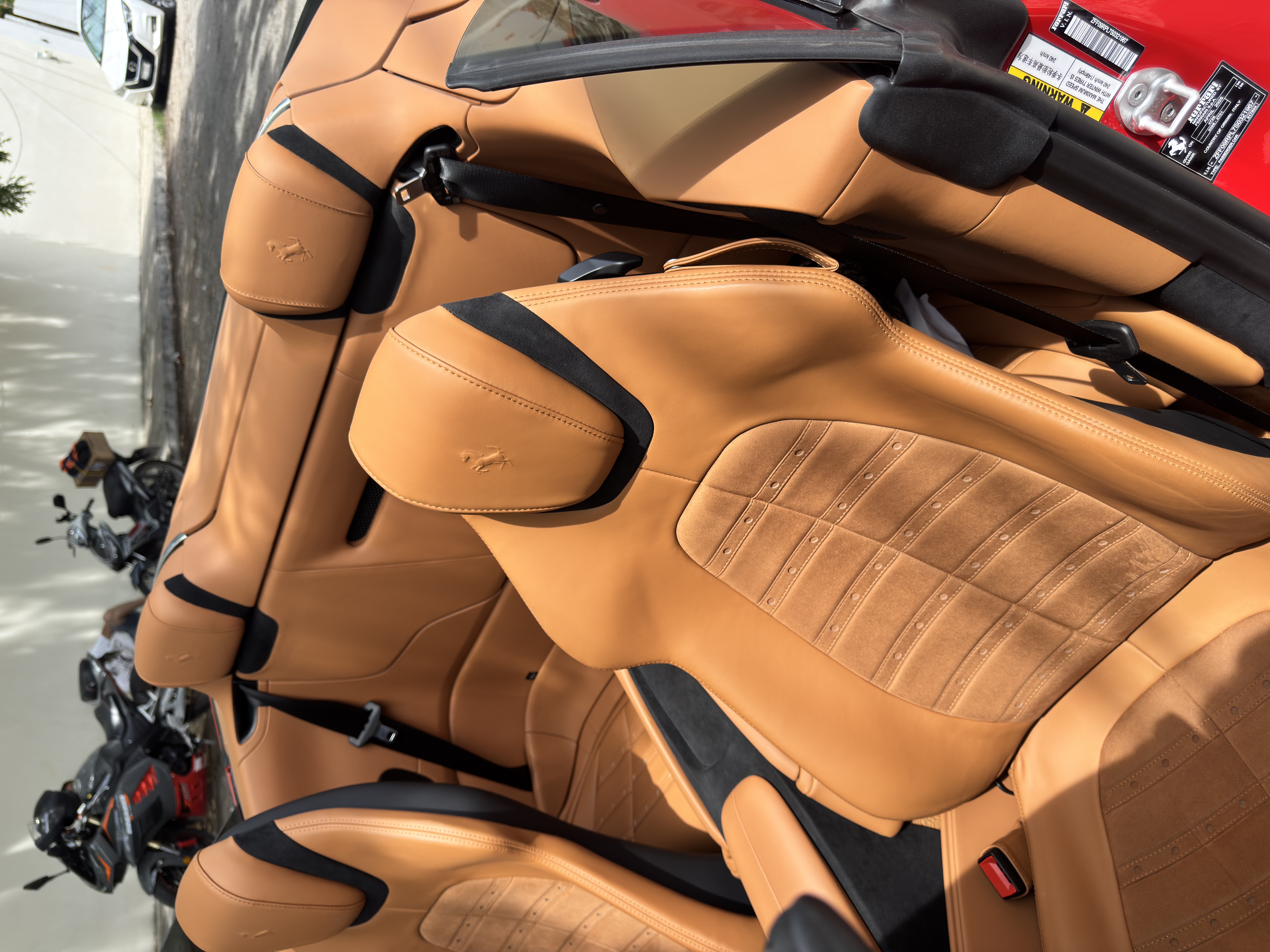 Ferrari Roma Spider 2025 - 7