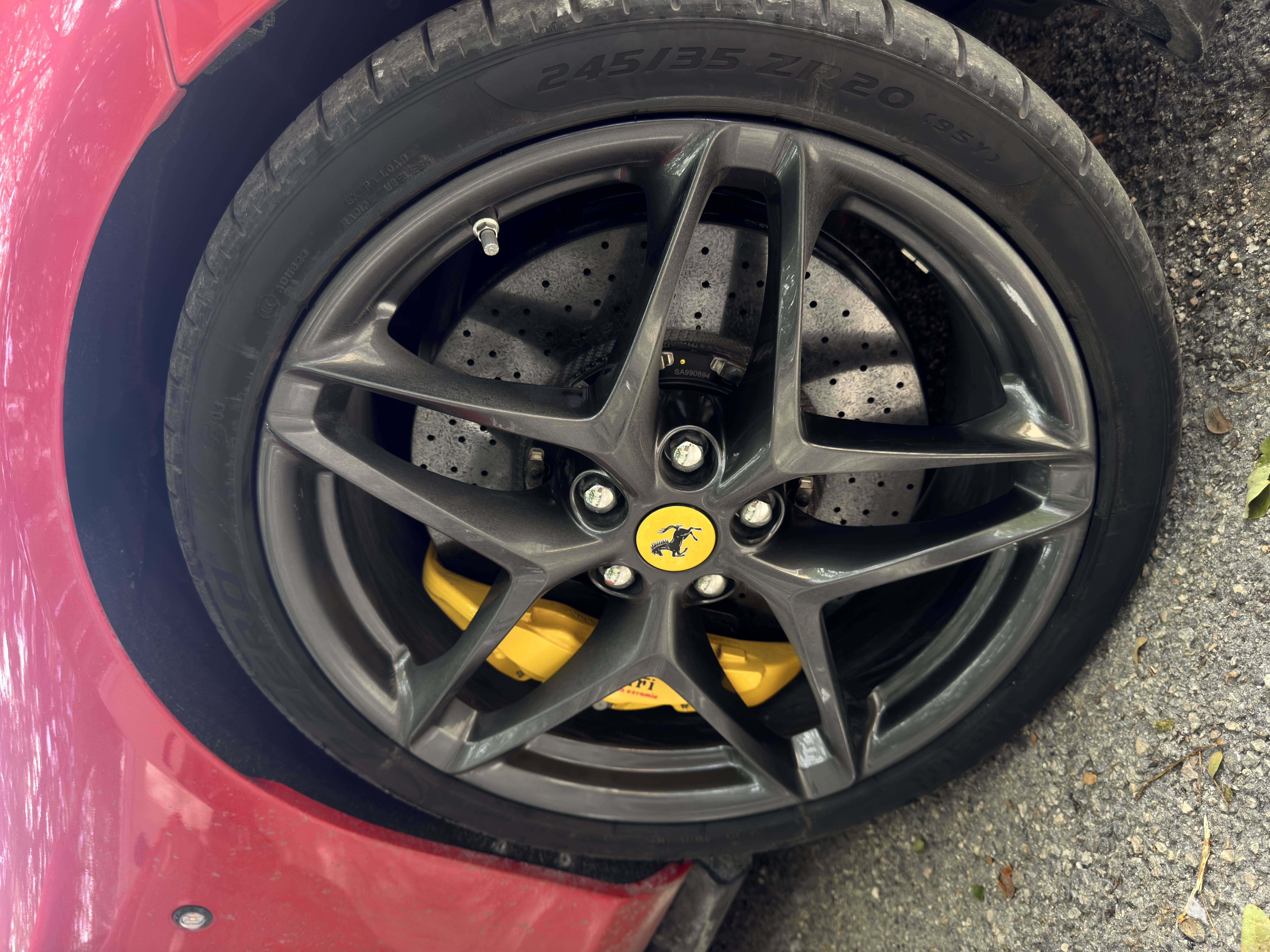 Ferrari Roma Spider 2025 - 16