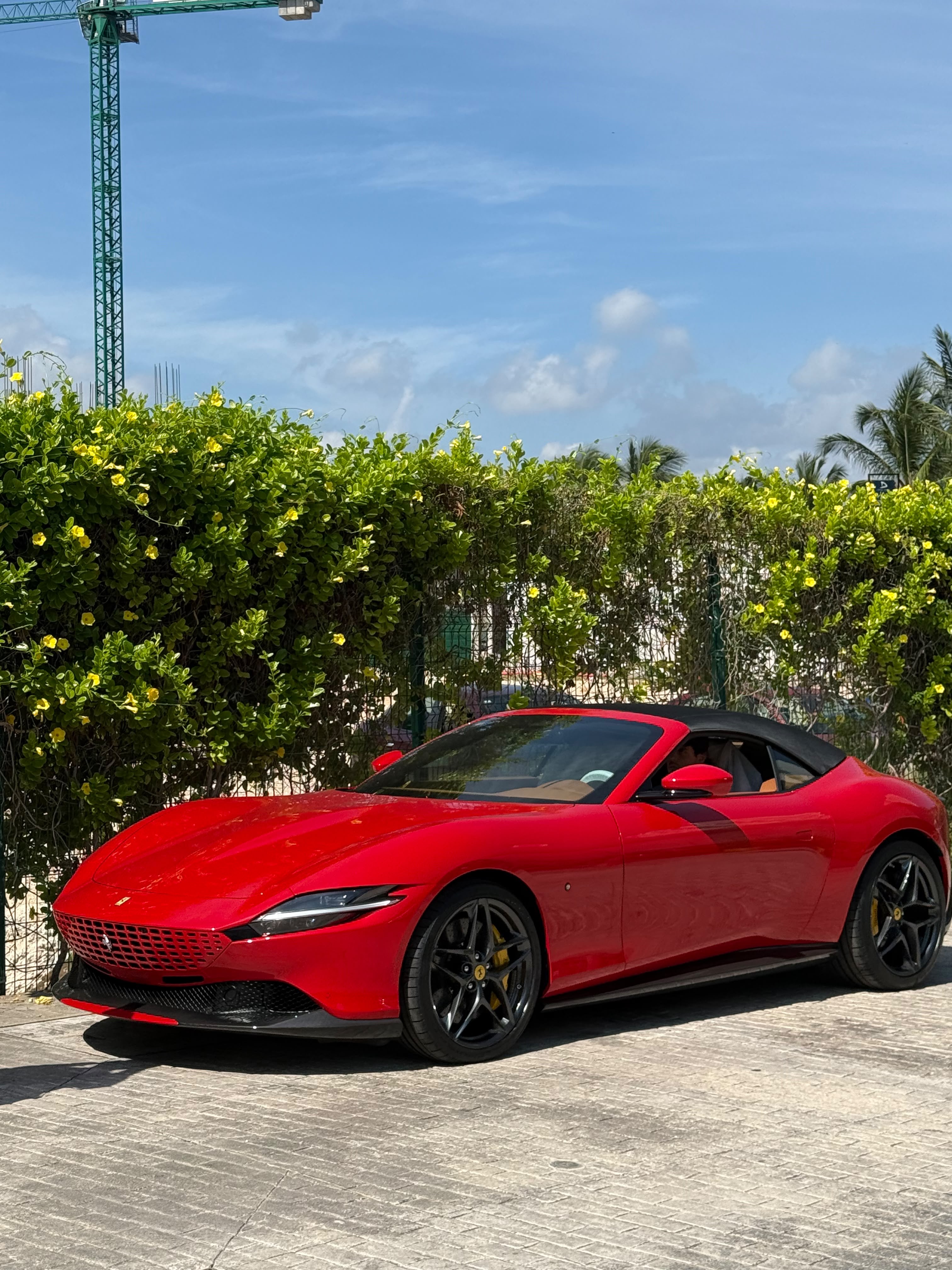 Ferrari Roma Spider 2025 - 8