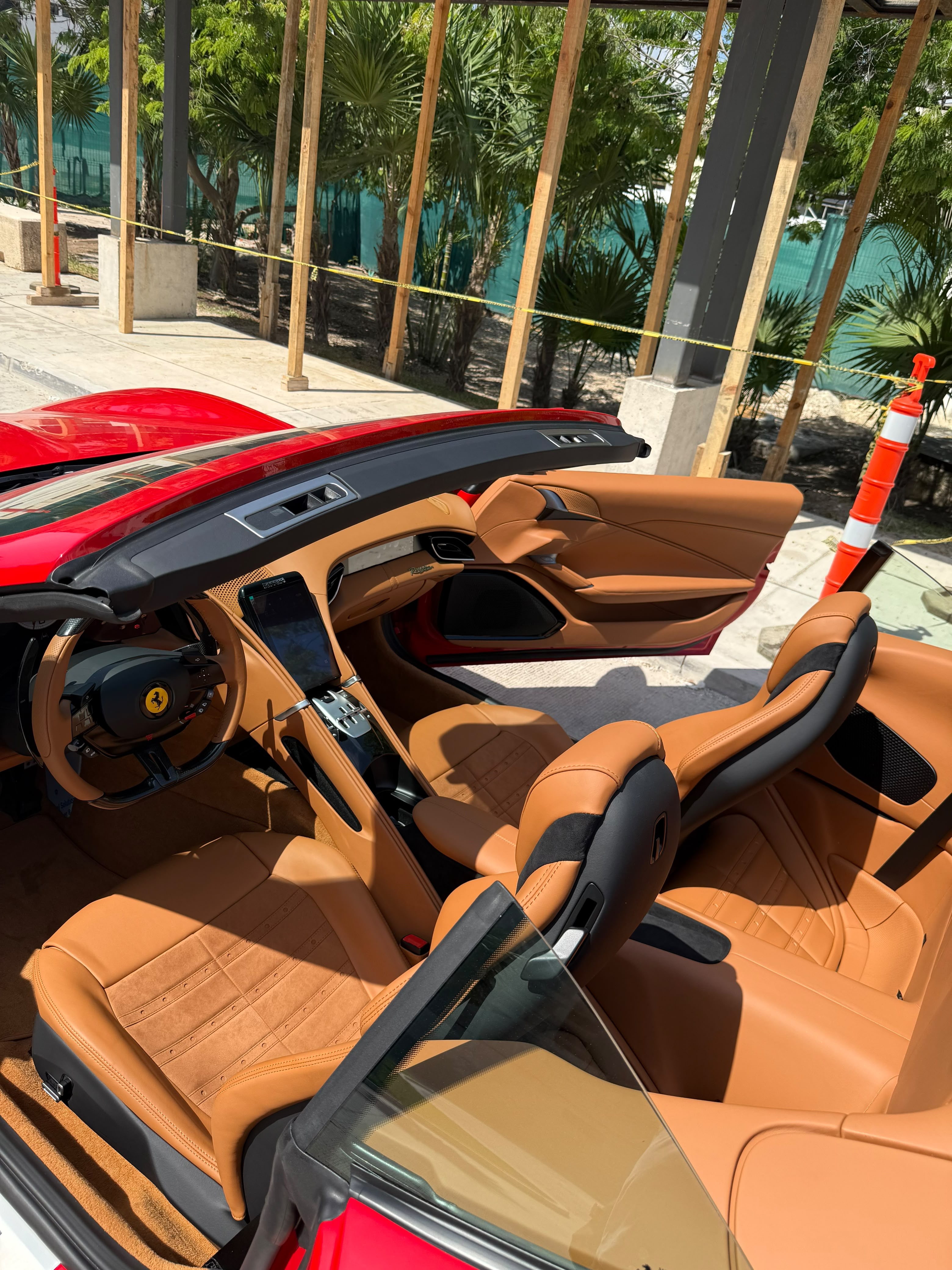 Ferrari Roma Spider 2025 - 9