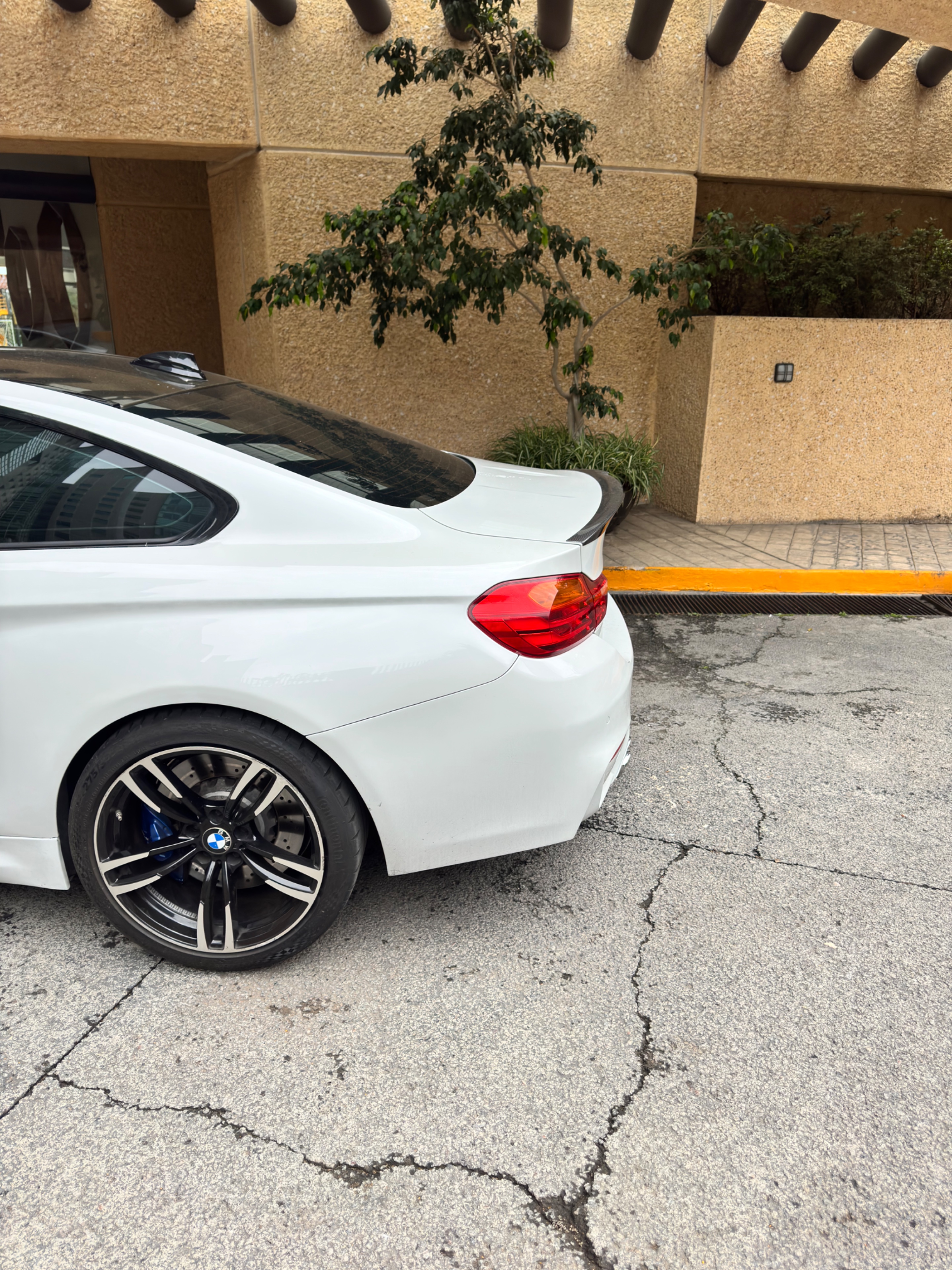 BMW M4 2016 - 12