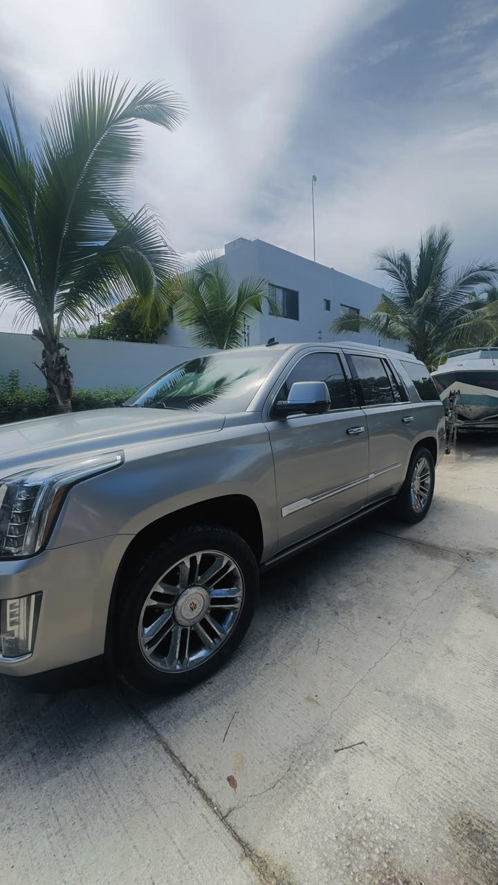 Cadillac Escalade Platinum 2017 - 2