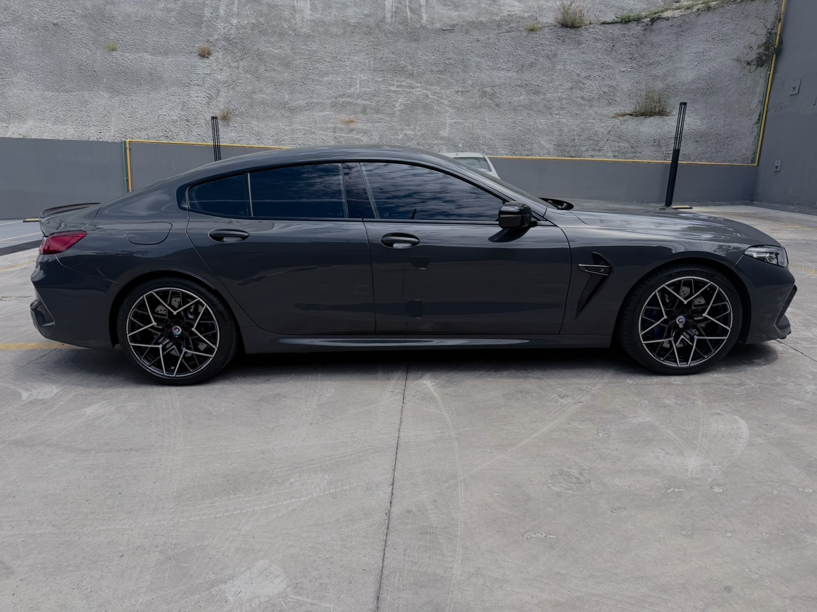 BMW M8 Gran Coupé Competition 2023 - 13