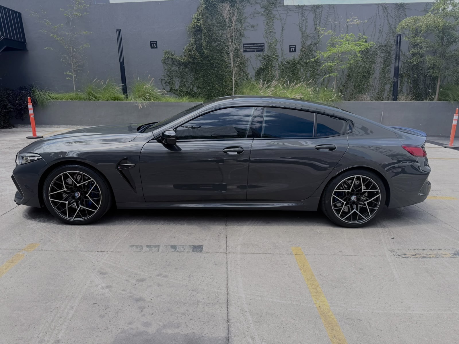 BMW M8 Gran Coupé Competition 2023 - 14