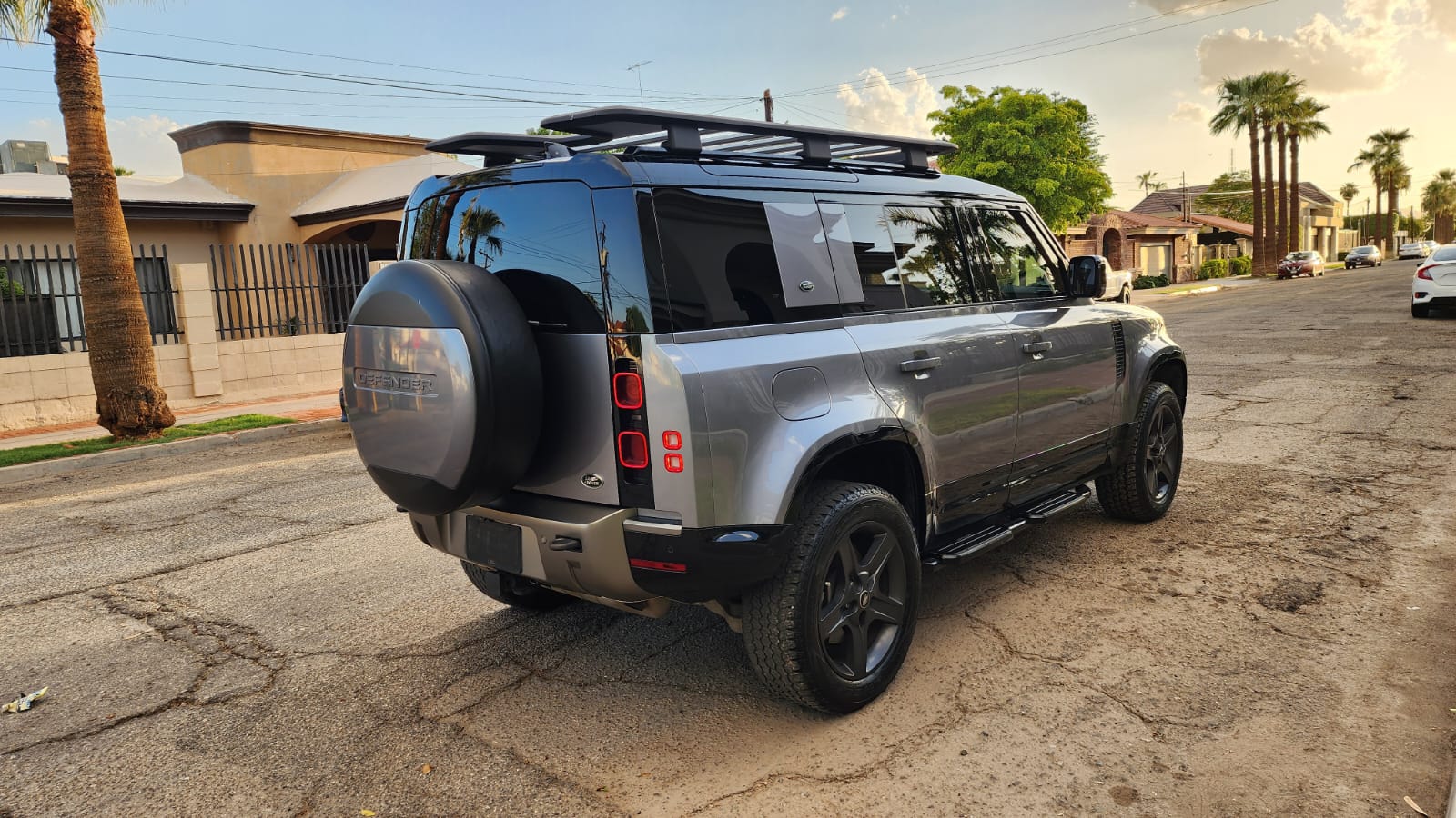 Land Rover Defender 110 X-Dynamic SE P400 2023 - 24