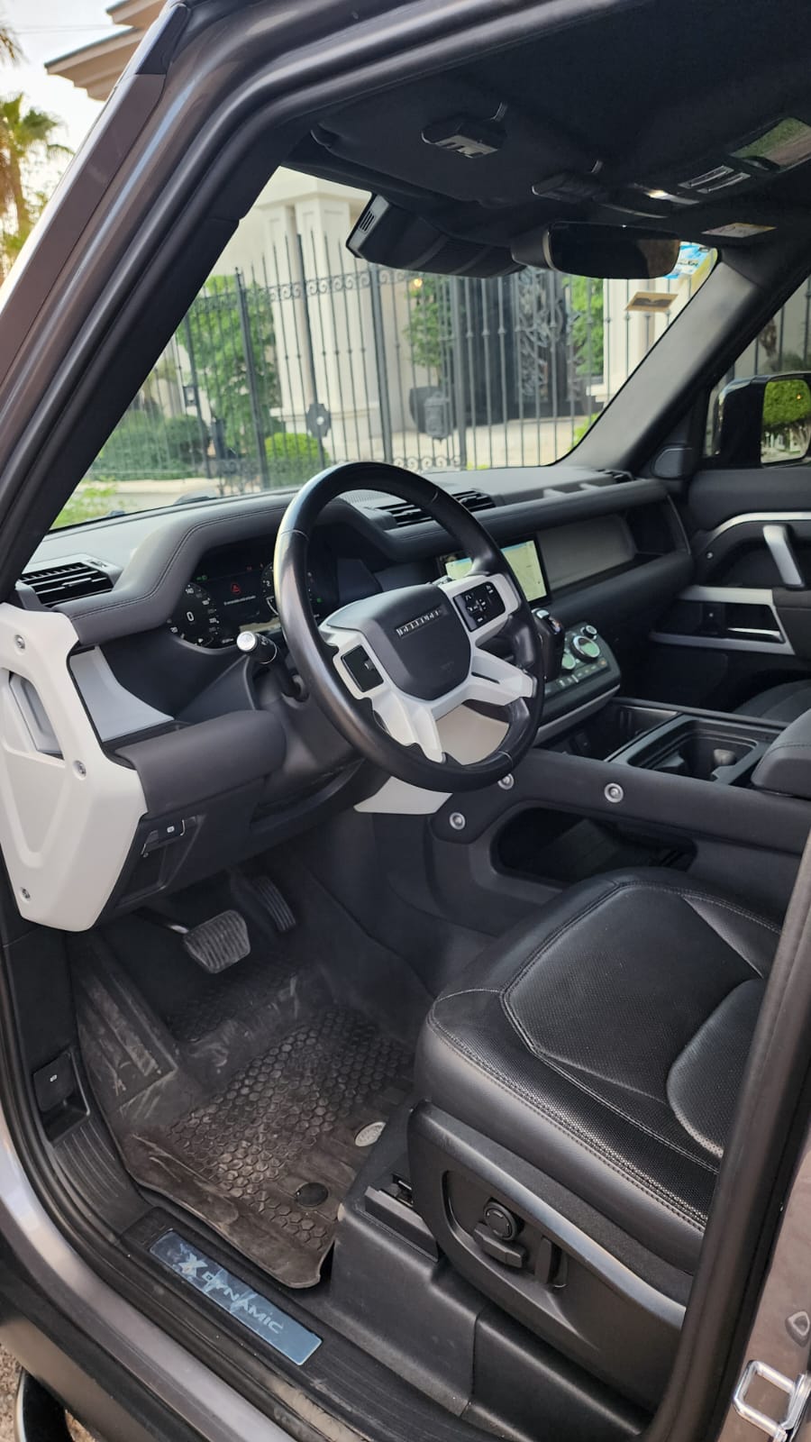 Land Rover Defender 110 X-Dynamic SE P400 2023 - 25