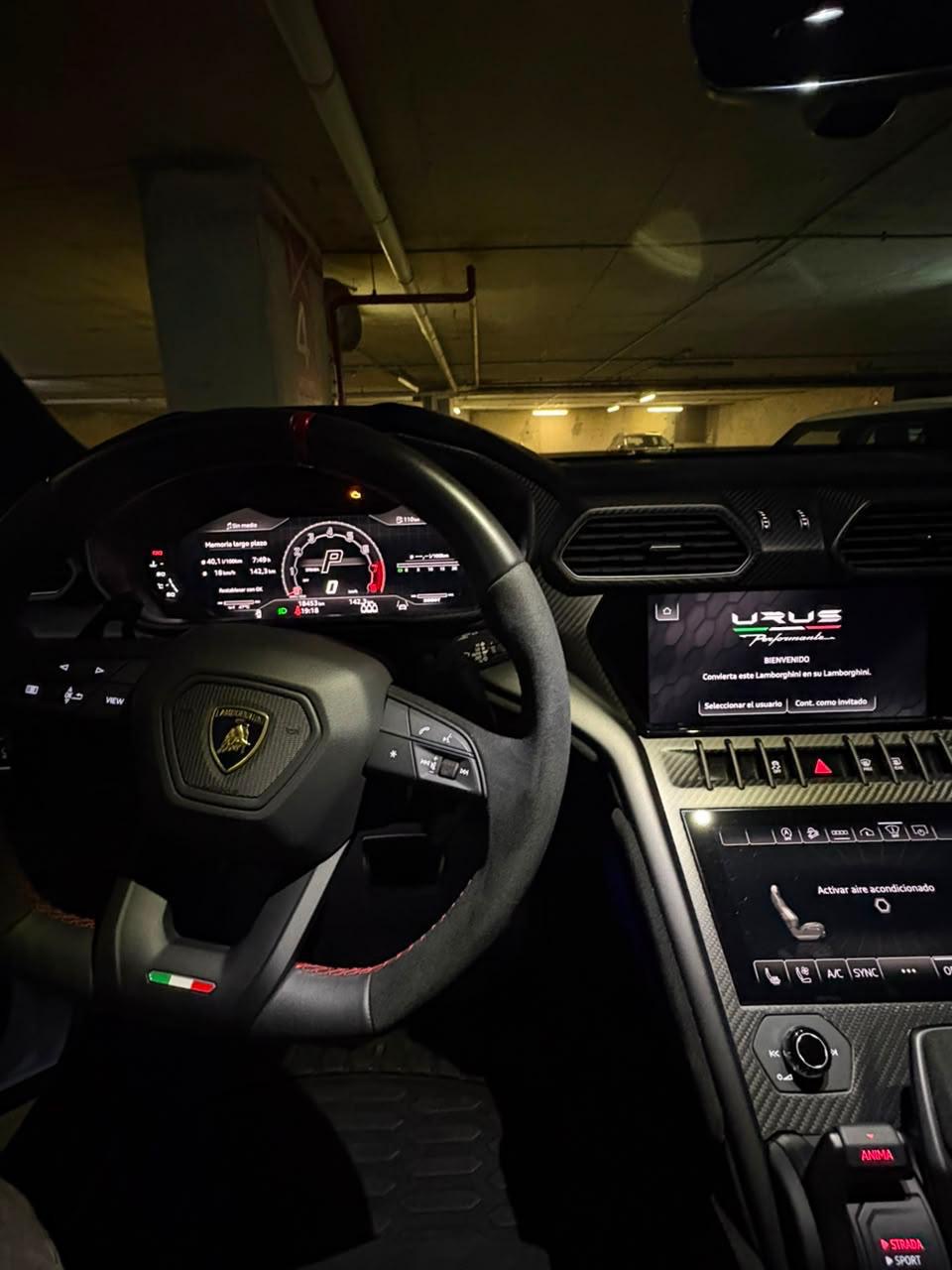 Lamborghini Urus Performante 2023 - 10