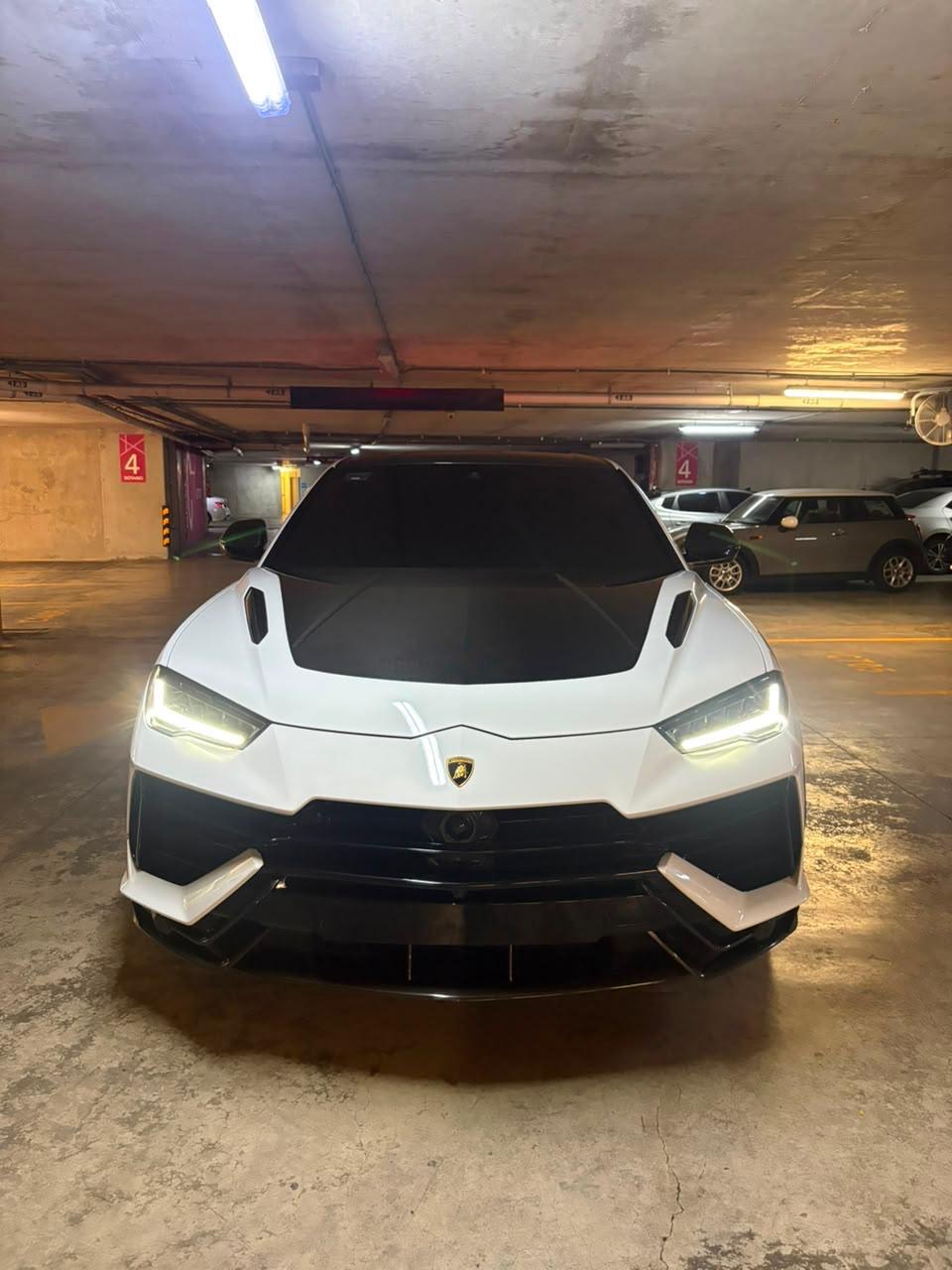 Lamborghini Urus Performante 2023 - 12