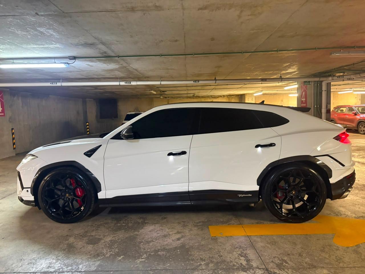 Lamborghini Urus Performante 2023 - 18