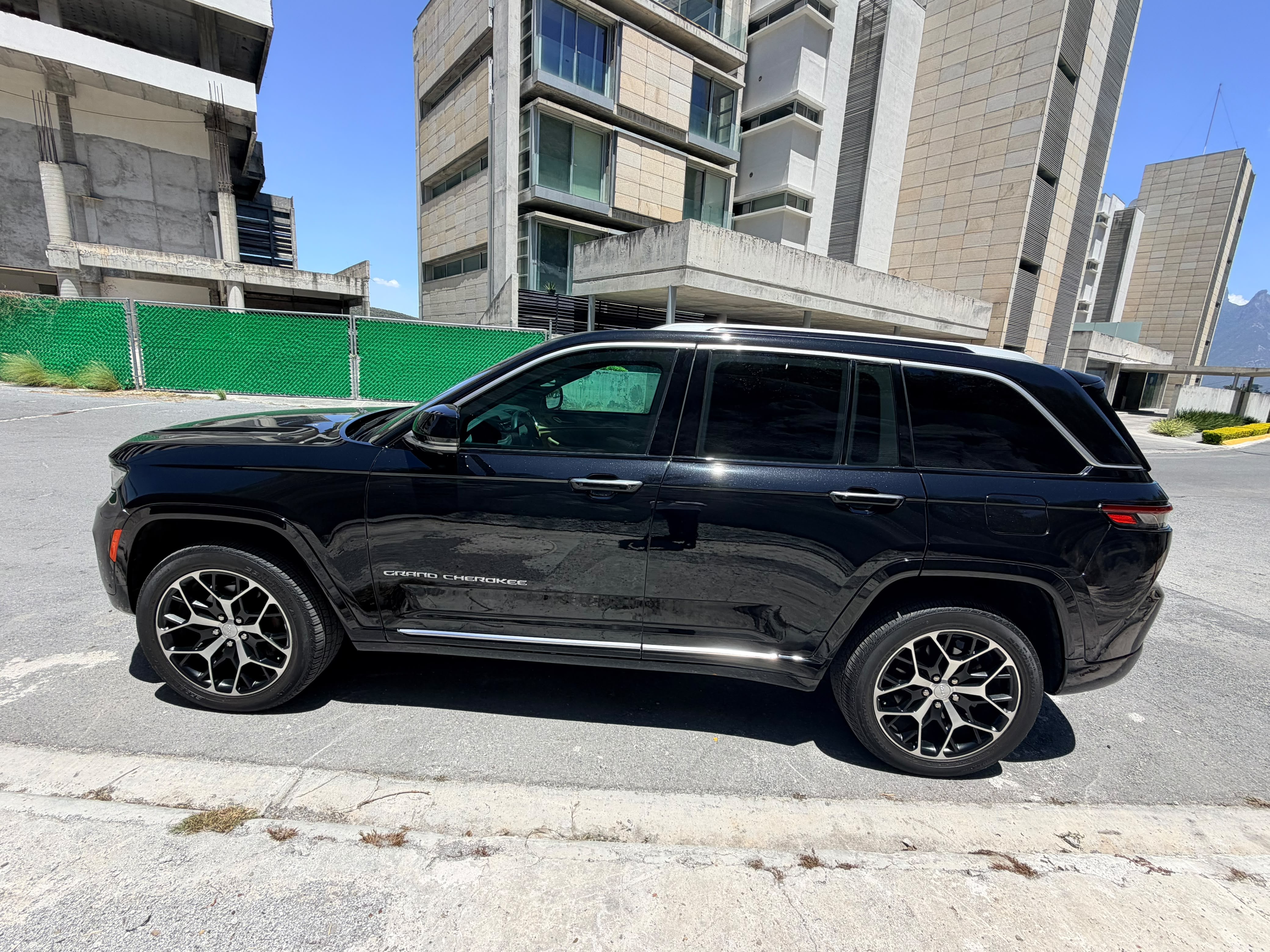 Jeep Grand Cherokee Summit Blindado 2023 - 7