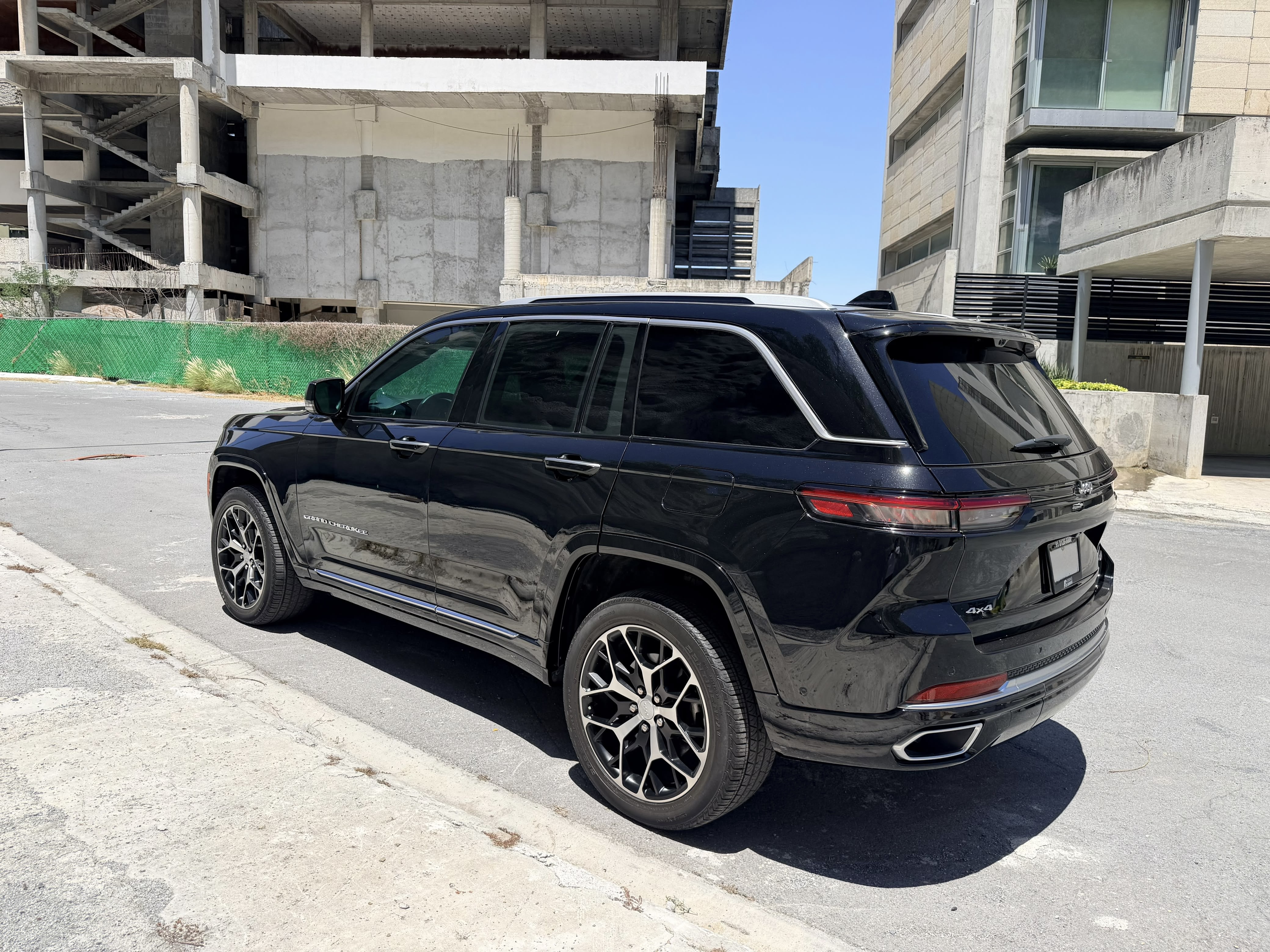 Jeep Grand Cherokee Summit Blindado 2023 - 11