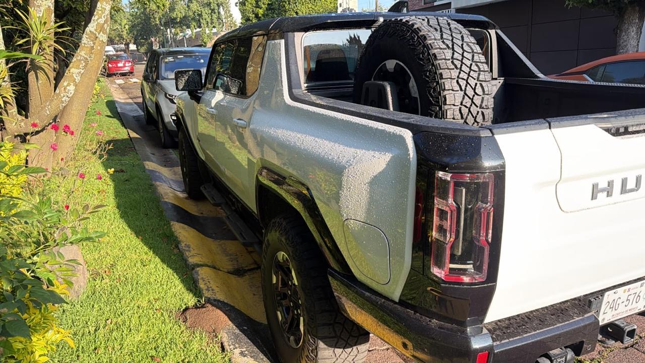 GMC Hummer EV Pickup 2025 - 2