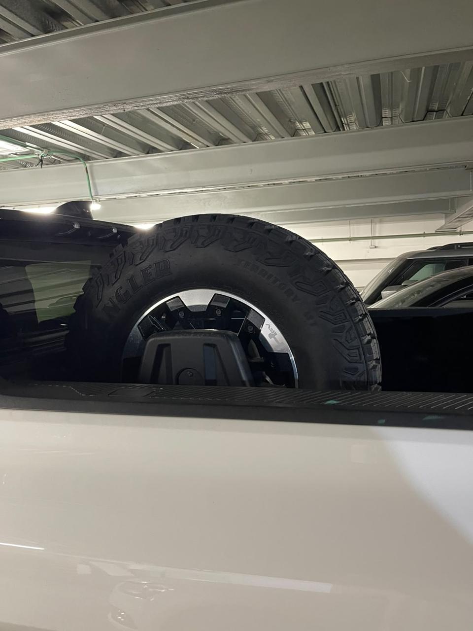 GMC Hummer EV Pickup 2025 - 12