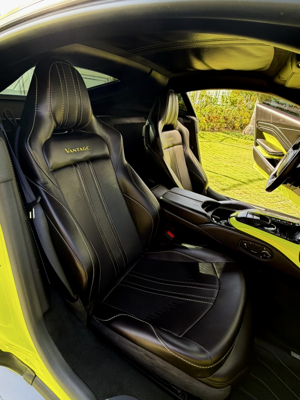 Aston Martin Vantage 2019 - 10