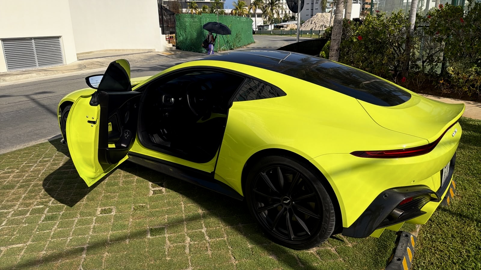 Aston Martin Vantage 2019 - 14