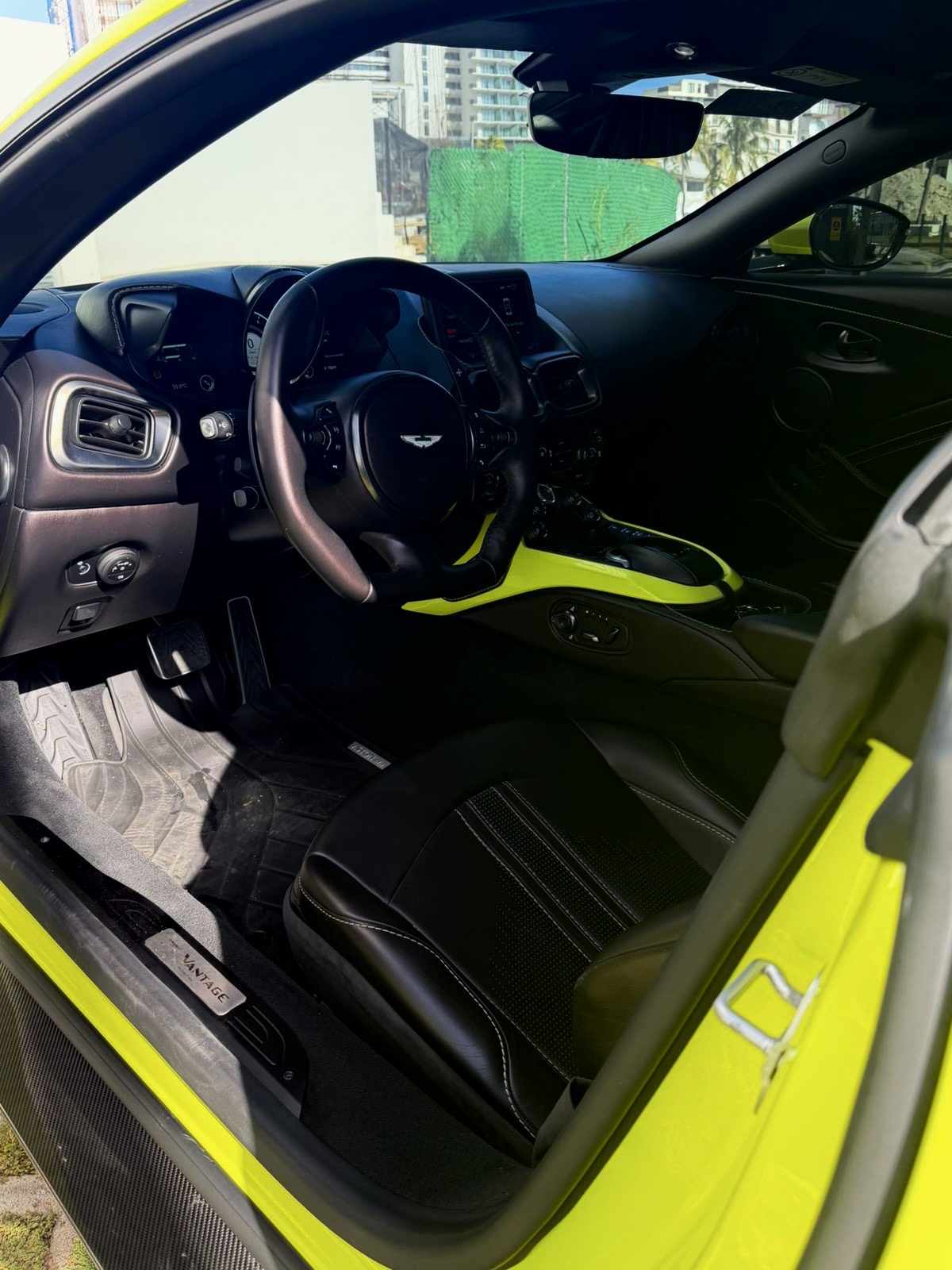 Aston Martin Vantage 2019 - 19