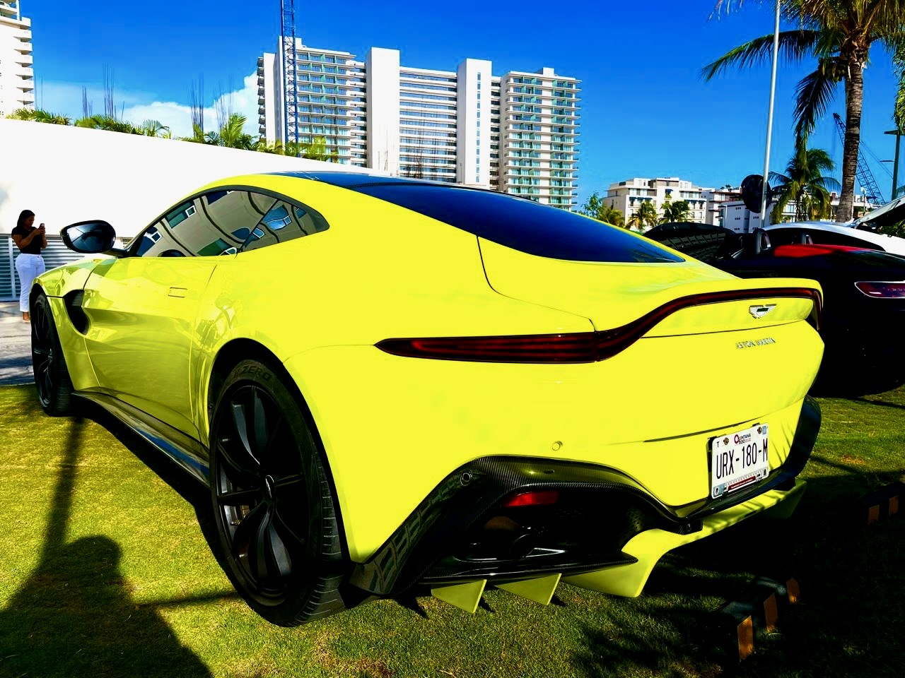 Aston Martin Vantage 2019 - 22