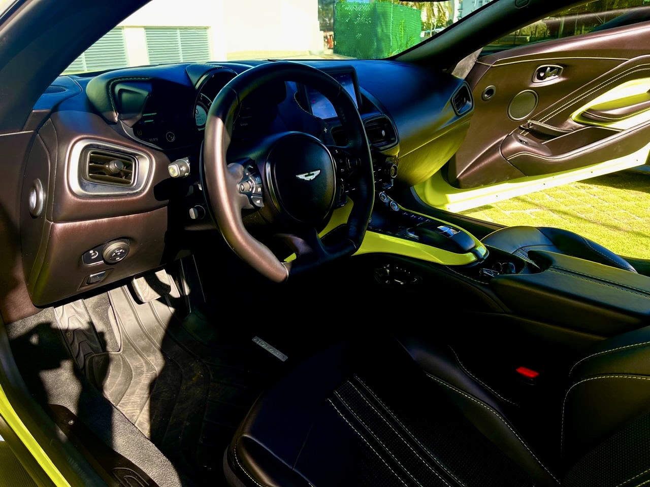Aston Martin Vantage 2019 - 23