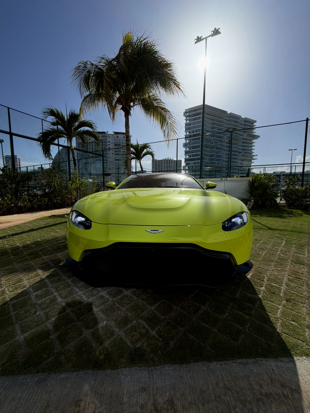 Aston Martin Vantage 2019 - 29