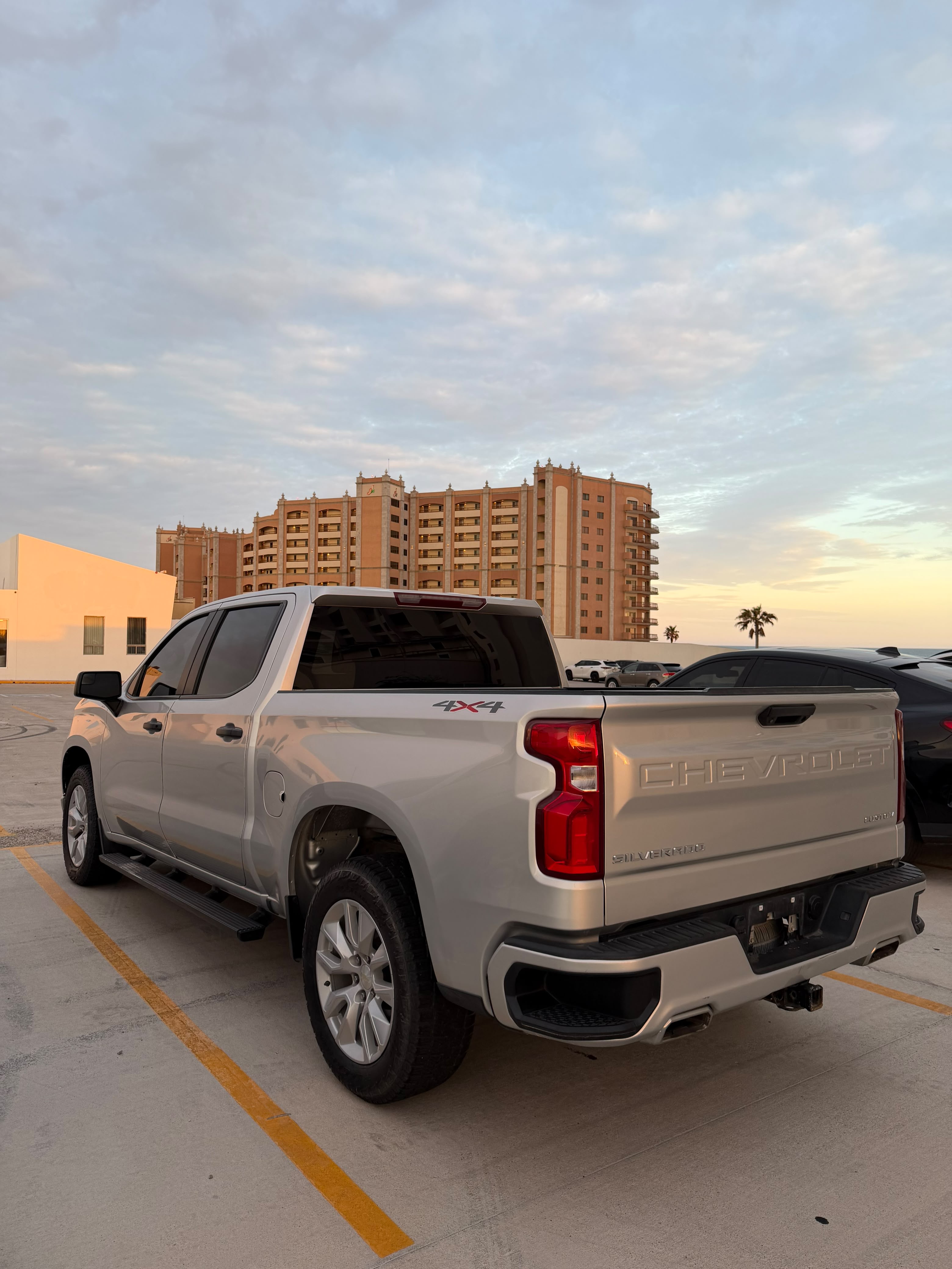 Chevrolet Silverado Custom 4x4 2021 - 3